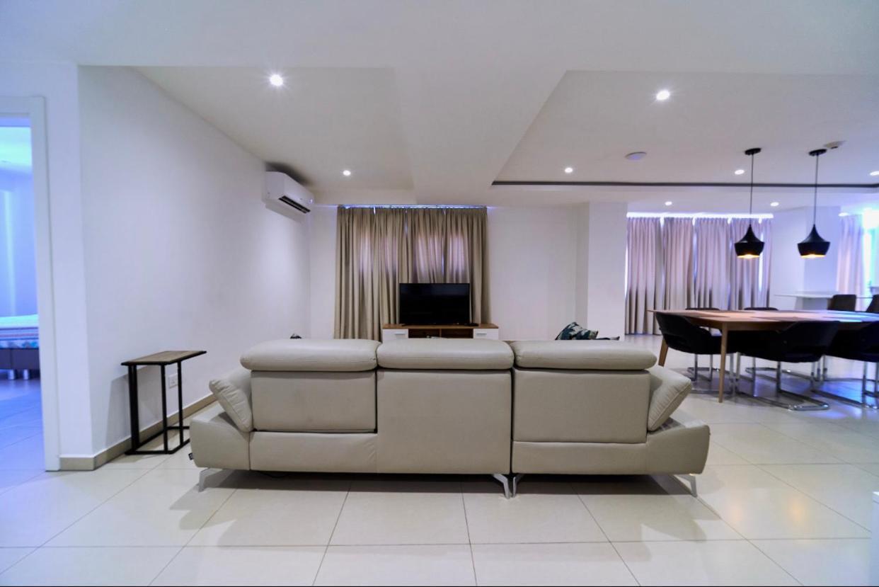 Suncity Hotel Apartment Accra Luaran gambar